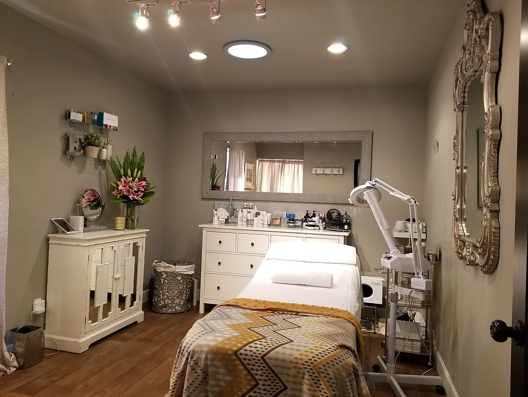 Arizona’s Top Rated Local® Nail Salons Award Winner Ethereal Nails